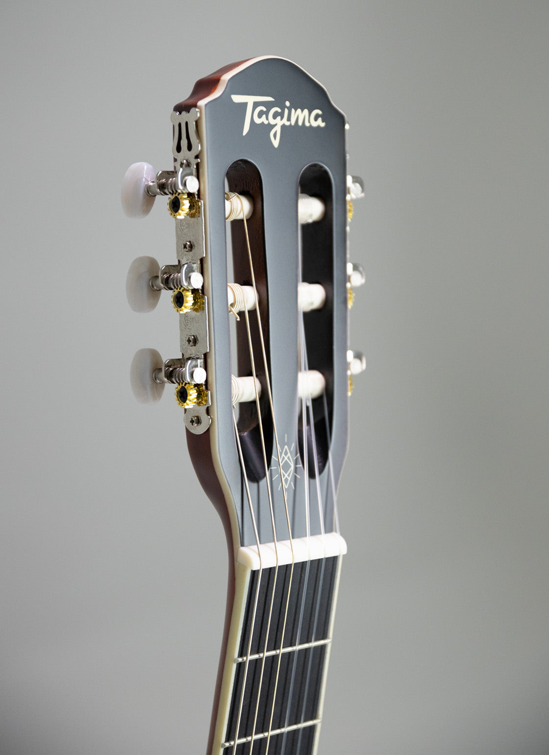 TAGIMA | GUITARRA ELECTROACÚSTICA SLIM NYLON SERIE LATAM, COLOR NEGRO CARTAGENA
