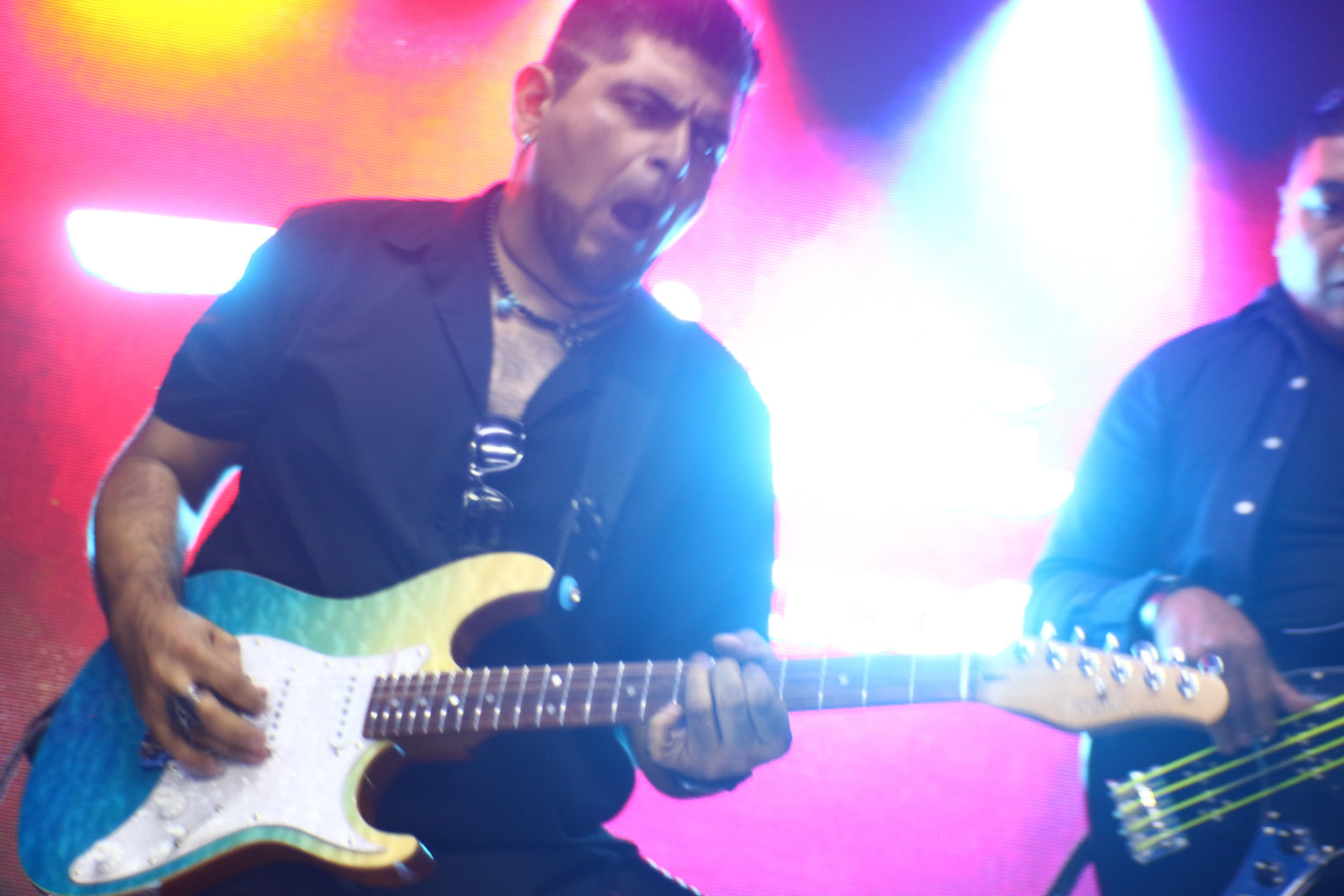 EL ROCK Y EL REGIONAL JUNTOS EN LA CLÍNICA TAGIMA Y MUSICAL ENTRERPRICE