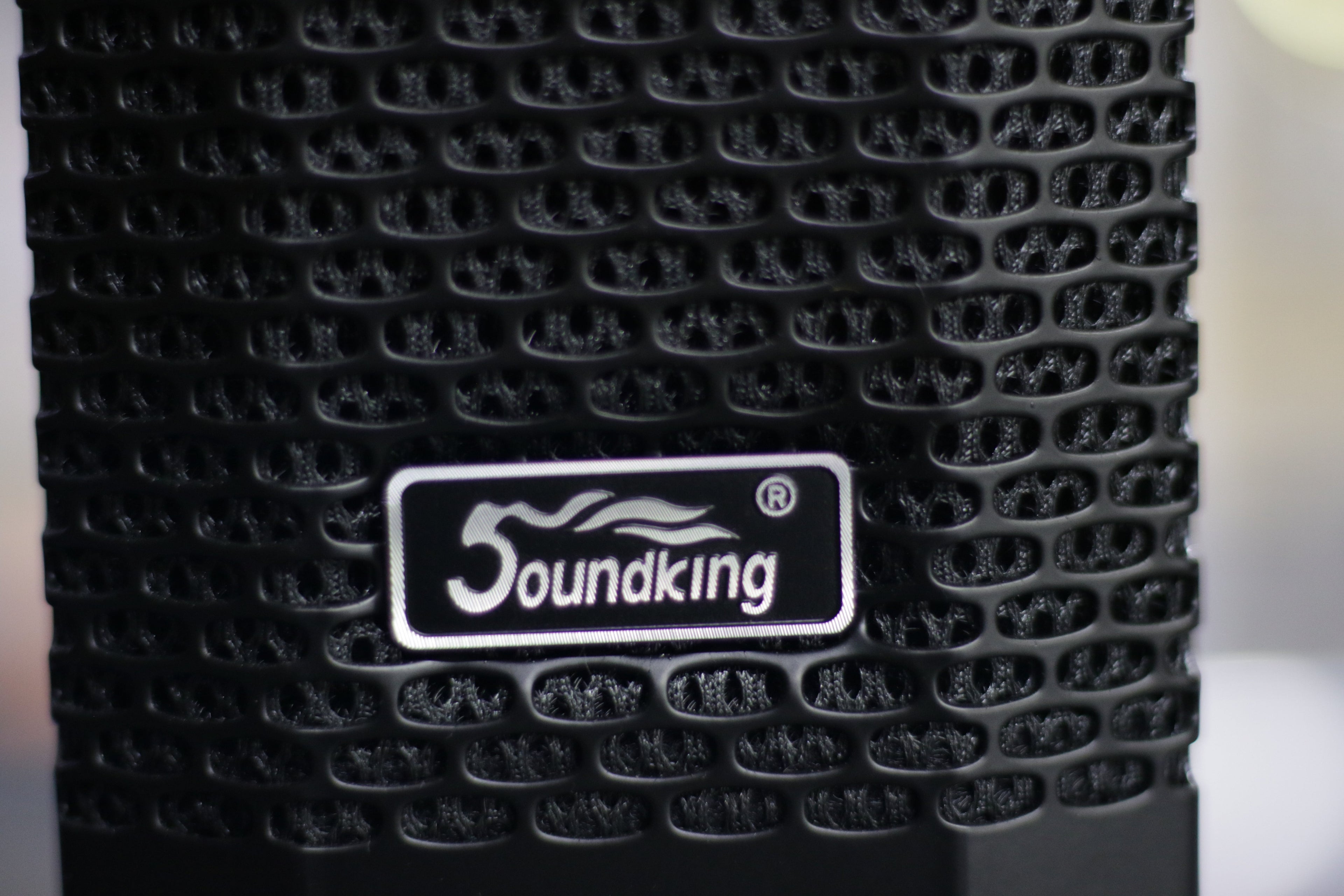 EQUIPO DE SONIDO, CABLES, BASES Y ACCESORIOS