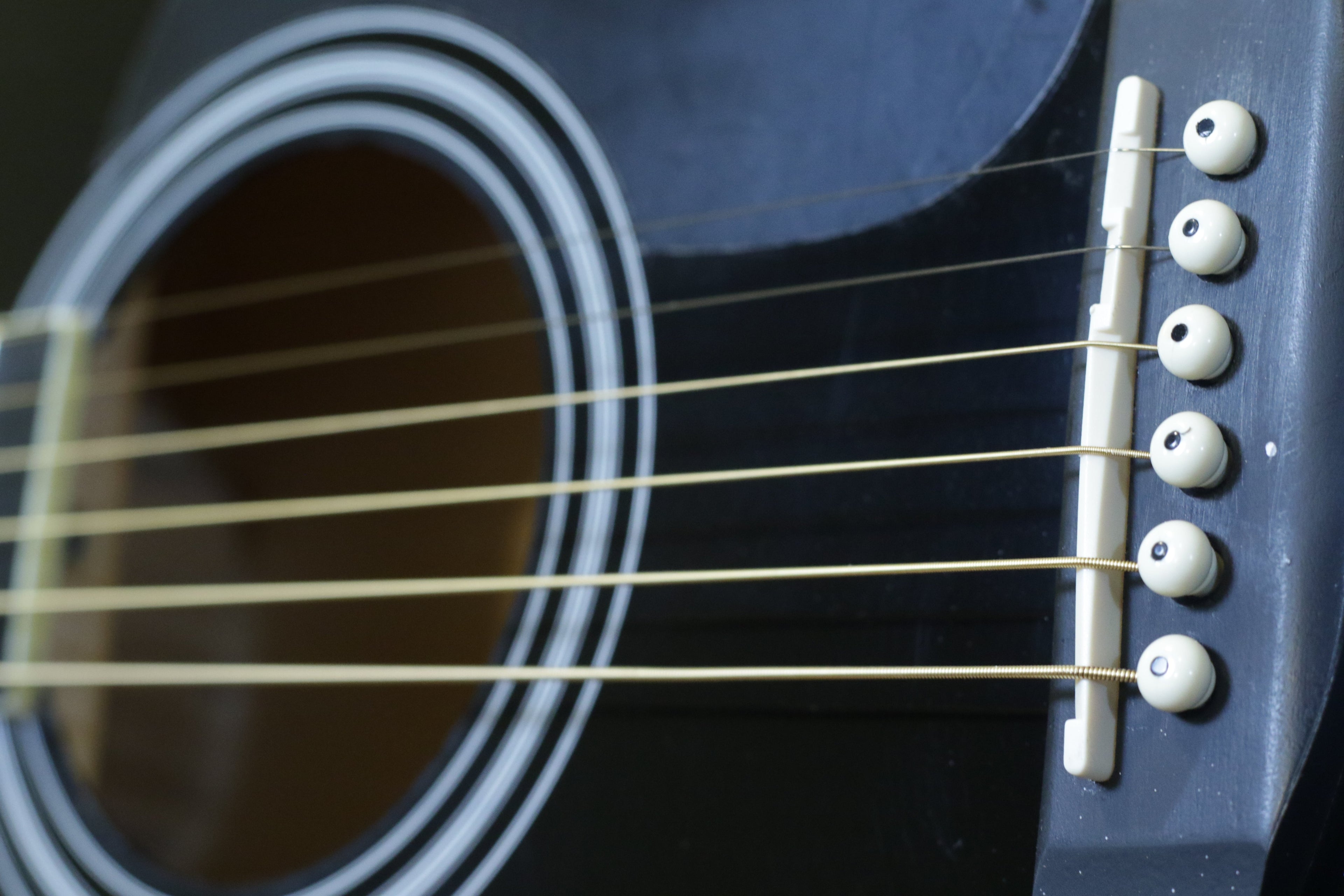 ESTUCHES, GUITARRAS, BAJOS MUSICARTNEY