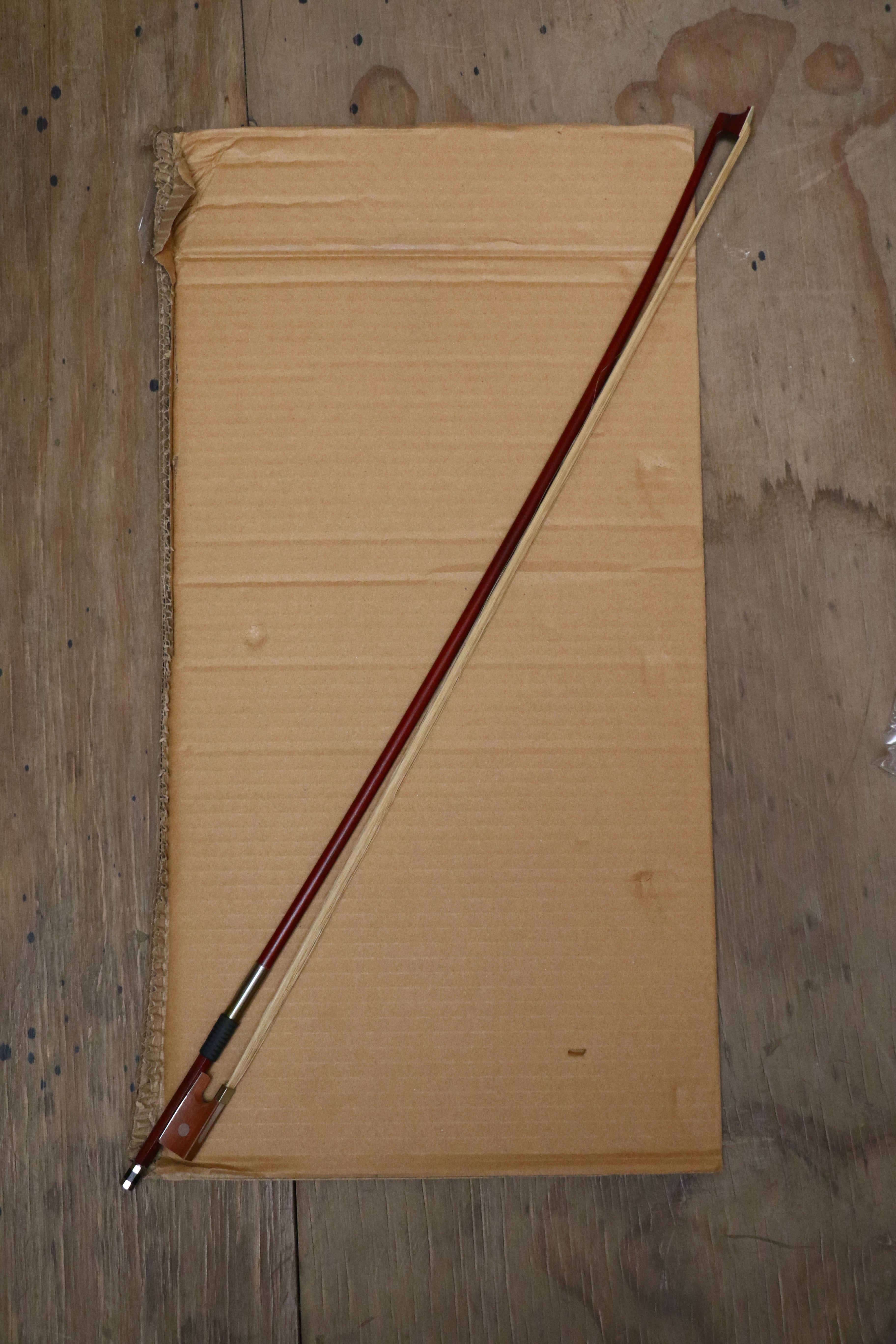 PARIS | VIOLÍN 4/4 TERMINADO NATURAL ANTIGUO MATE, PARTES DE MADERA TÉCNICA, MICROAFINADORES NEGROS