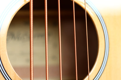 MUSICARTNEY |  BAJO ELECTROACUSTICO 5 CUERDAS COLOR NATURAL MEDIDA SUPER JUMBO. COLOR NATURAL