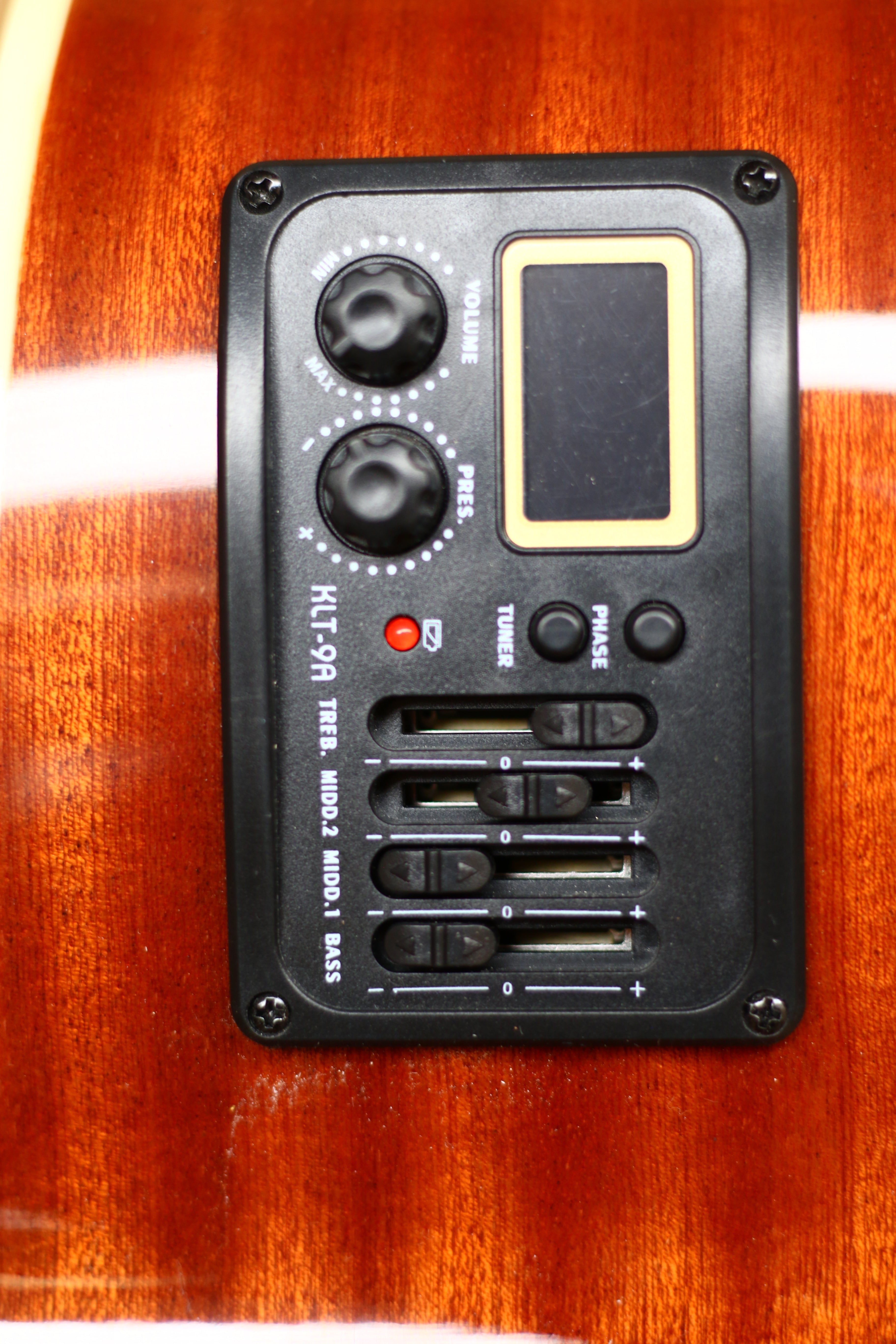 MUSICARTNEY |  BAJO ELECTROACUSTICO 5 CUERDAS COLOR NATURAL MEDIDA SUPER JUMBO. COLOR NATURAL