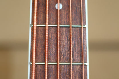 MUSICARTNEY |  BAJO ELECTROACUSTICO 5 CUERDAS COLOR NATURAL MEDIDA SUPER JUMBO. COLOR NATURAL