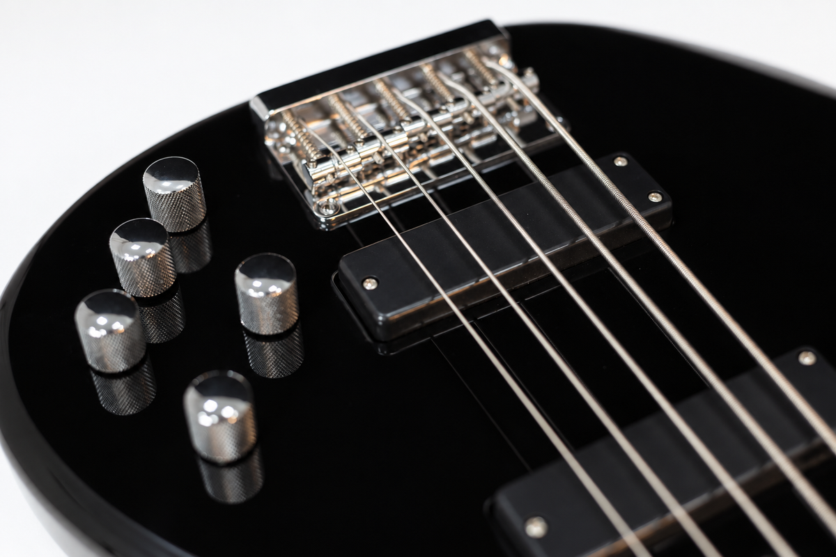TAGIMA | BAJO DE 5 CUERDAS CLASSIC COLOR NEGRO. MILLENIUM