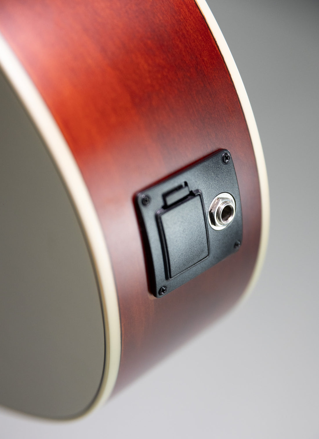 TAGIMA | GUITARRA ELECTROACÚSTICA SERIE LATAM, COLOR OLYMPIC WHITE SATIN NAZCA