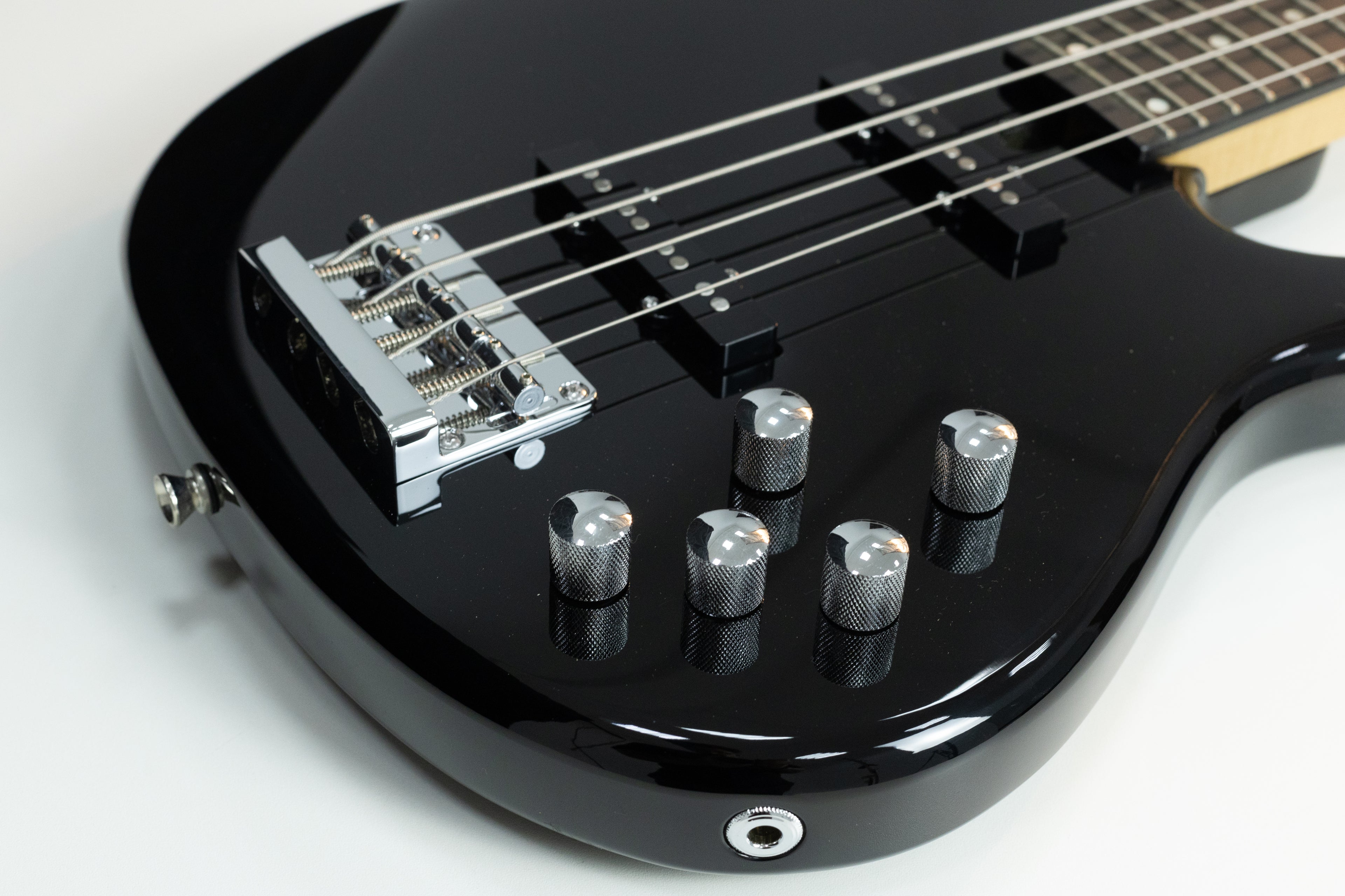 TAGIMA | BAJO DE 4 CUERDAS CLASSIC SERIES MILLENIUM-4-BK-DF